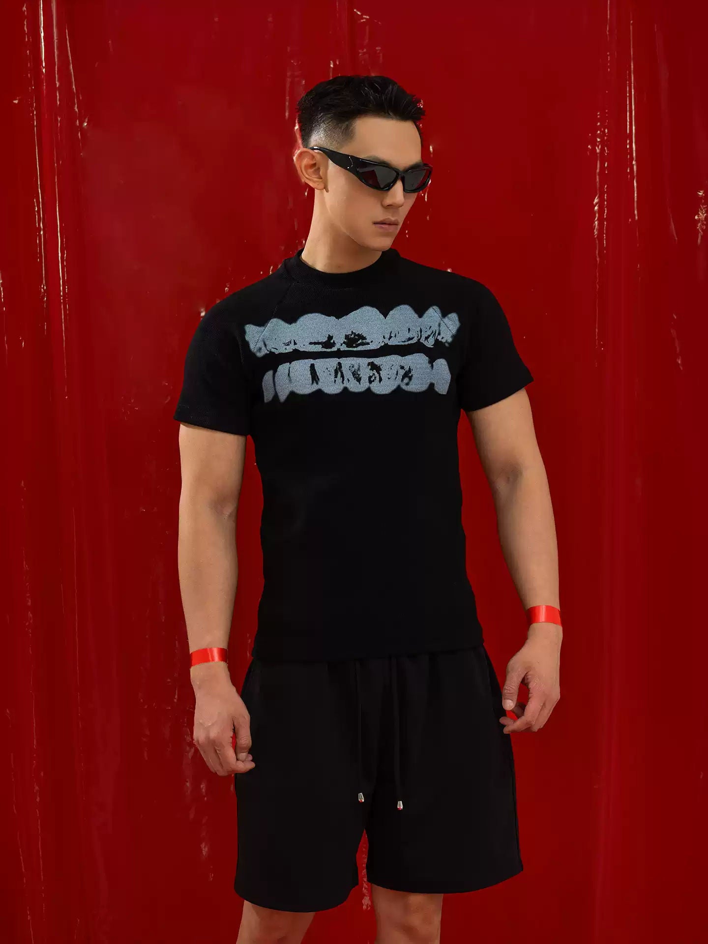 CLP Black Graffiti Letter Print Slim Fit Short T-Shirt Men's Stretch Knit Top Casual Trendy
